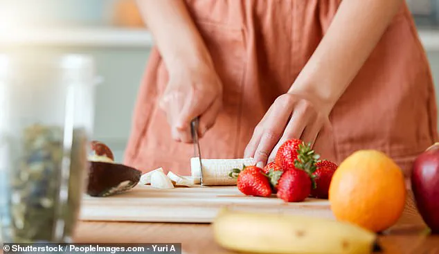 Chemists Develop Synthetic Method for Guava-Derived Compounds with Potential Liver Cancer Treatment Applications