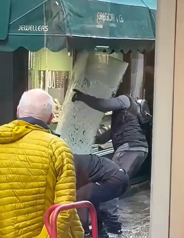 Chaos Erupts in Richmond as Robbery Shakes Decades-Old Jewellery Shop