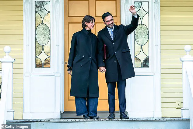 New York's Sanitation Crisis: Winter Storm Fern's Aftermath Highlights Disparity in Snow Removal and Public Frustration