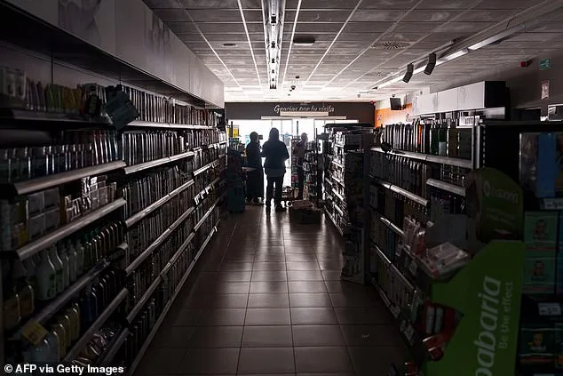 Macron Blames Spain's Blackout on Renewable Energy Reliance as Debate Over Cause Intensifies