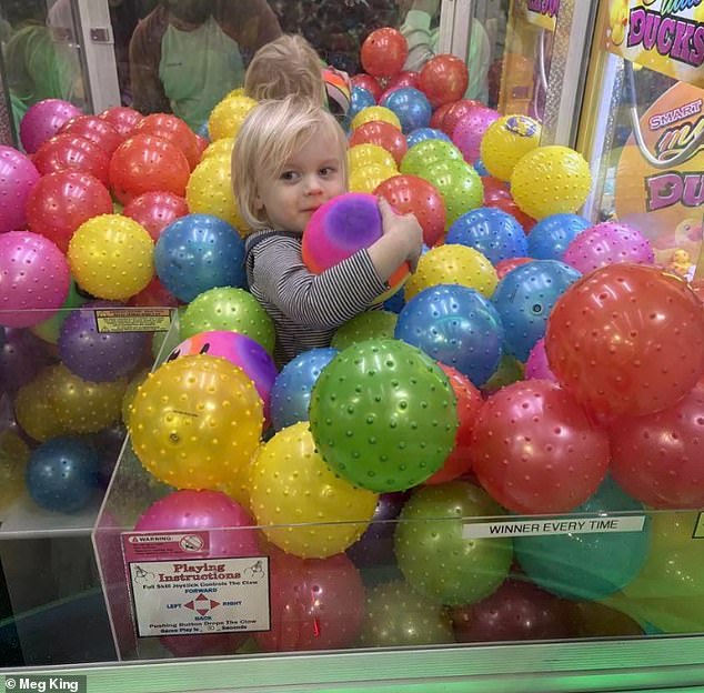 Two-Year-Old's Viral Claw Machine Trapping Sparks Laughter and Concern in Missouri