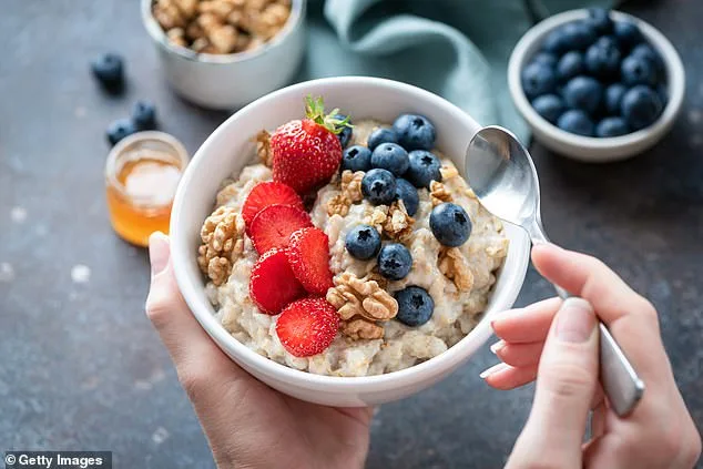 Oatmeal: The Nutritious Breakfast Choice Linked to Longevity and Disease Prevention