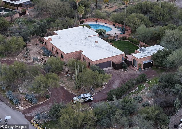 Tucson Couple Discovers Bloody Glove Near Home of Missing Nancy Guthrie