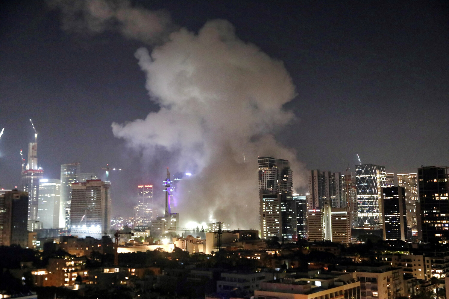 Iranian Missile Strikes Tel Aviv, Casualties Reported as U.S.-Israel Target Iran's Nuclear Ambitions