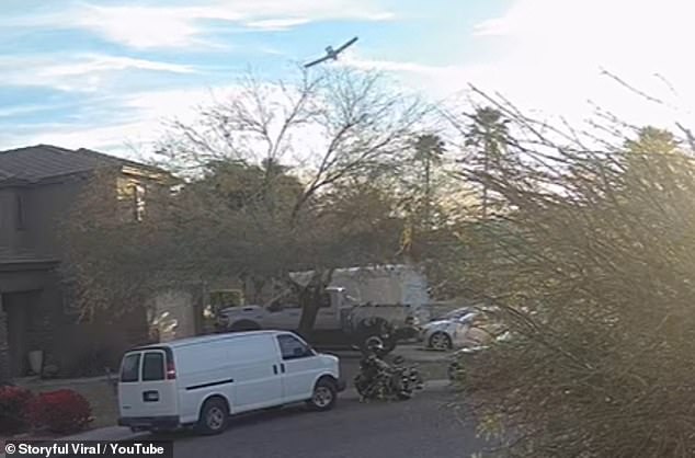 Small Plane Crashes into Phoenix Home, Leaving Three Injured After Mechanical Failure