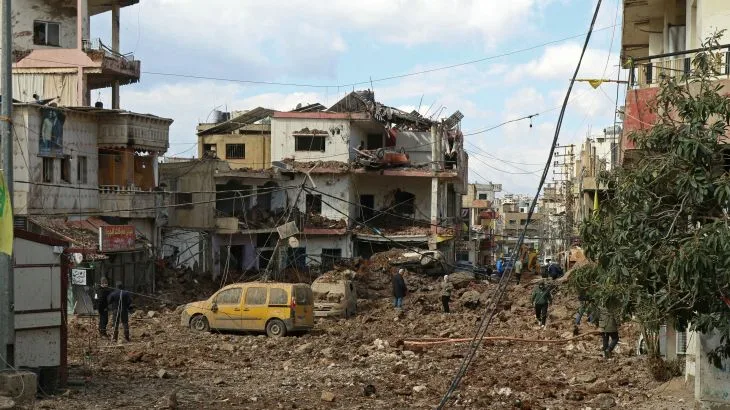 Israeli Raids Kill 41 in Lebanon, Escalating Conflict with Hezbollah