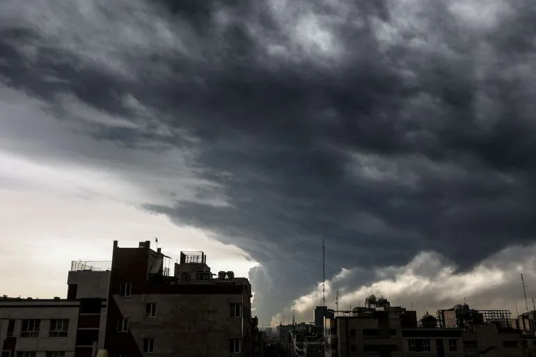 Israeli Air Strikes Target Tehran's Oil Facilities, First Direct Attack on Iran's Energy Infrastructure Since War Began