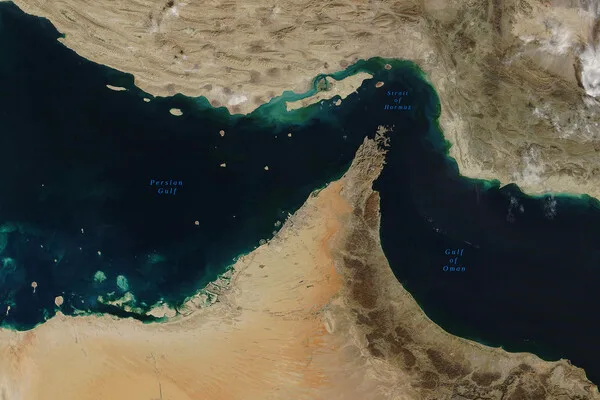 Iran Tightens Control Over Strategic Strait of Hormuz, Raising Global Trade Alarm