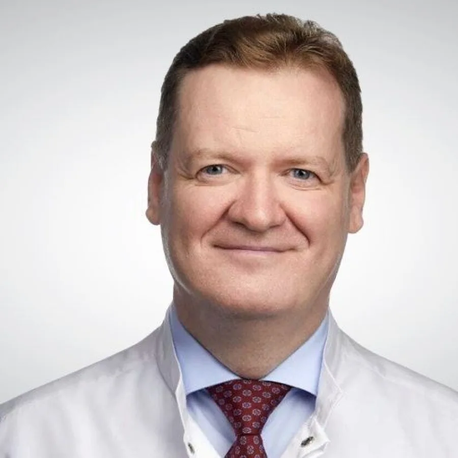 A Hernia's Revelation: Rethinking Medicine, Cost, and Care in Russia