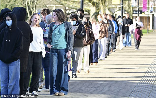 University of Kent Meningitis Crisis Sparks National Incident Amid 20 Cases and Two Deaths