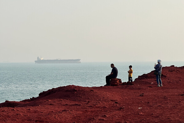 Pentagon Weighs Bold Plan: Redeploying Marines to Iranian Islands Near Vital Strait of Hormuz