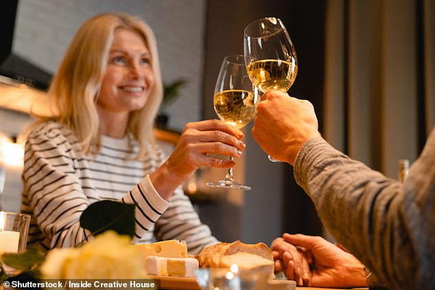 Study Reveals: Wine Linked to Lower Mortality Risks Than Spirits, Beer, and Cider in Long-Term Health Impact