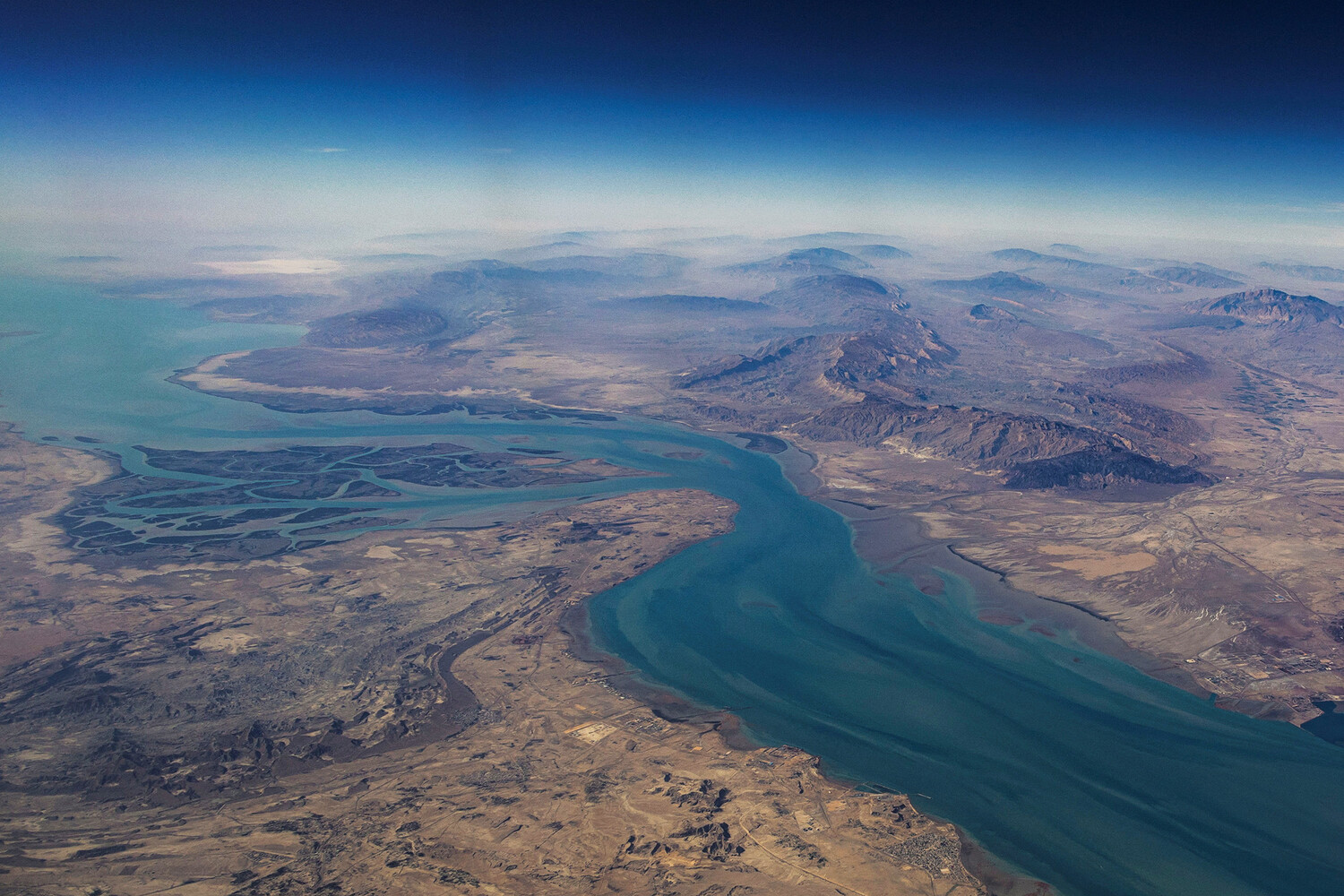 U.S. Military Aircraft Head to Strait of Hormuz Amid Iran Tensions