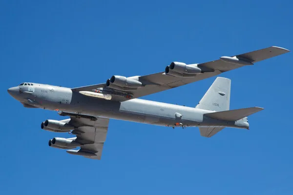 B-52 Bomber Test Flies LRSO Missiles Over Mojave Desert, Highlighting U.S. Nuclear Modernization Efforts