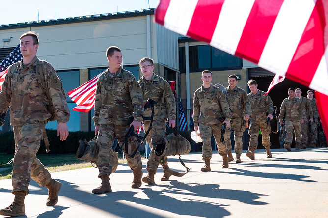 U.S. Military Raises Enlistment Age to 42, Simplifies Criminal Record Rules for Recruits