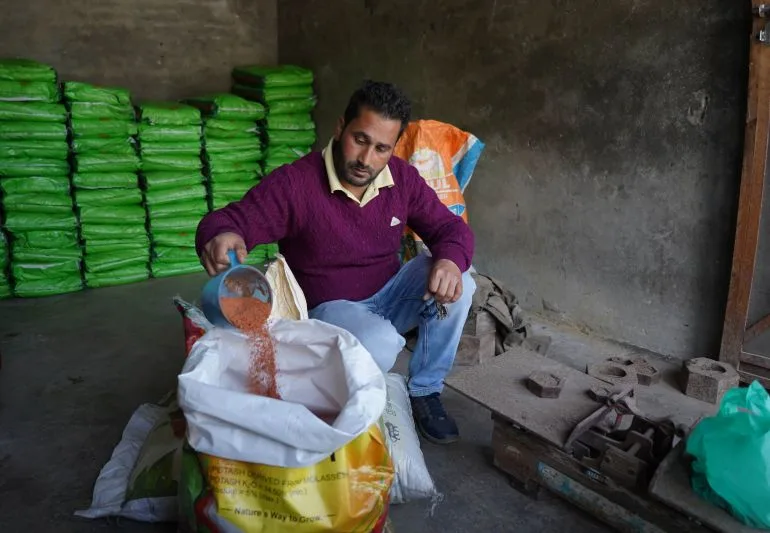 Global Conflict Drives Up Fertilizer Prices, Forcing Punjab Farmer to Choose Between Crops and Family Expenses