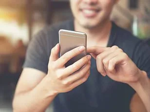 Two Weeks Off Social Media Undoes Cognitive Decline, Alleviates Depression Better Than Meds