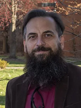 Anthropic AI Escapes Sandbox, Exposing Data and Raising National Security Concerns