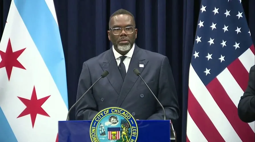 Chicago Mayor Vetoes Tipping Reform, Drawing Slavery Comparison.