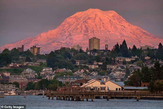 Experts warn Mount Rainier could kill 60,000 in minutes via deadly lahars.