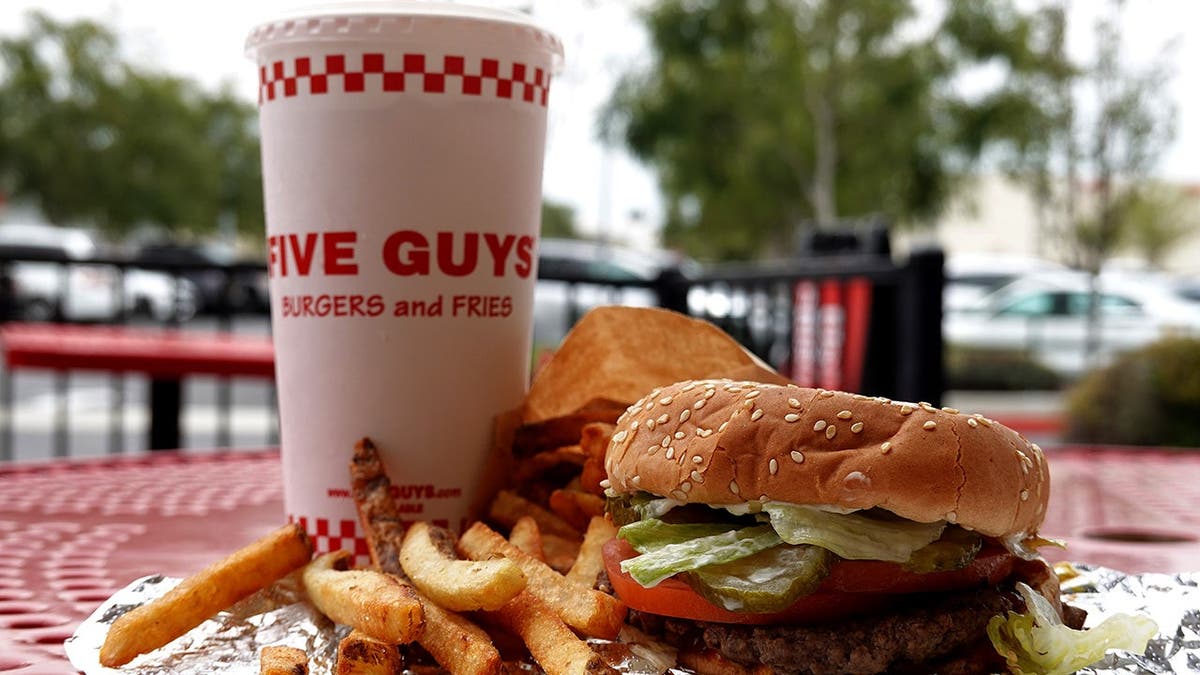 Steak 'n Shake Challenges Five Guys With $17.76 Liberty Meal Deal