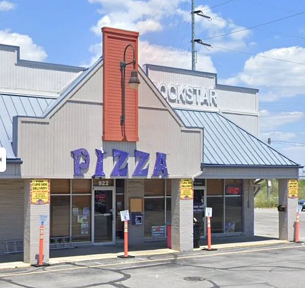 Indiana Pizza Delivery Driver's Dedication in a Snowstorm Pays Off