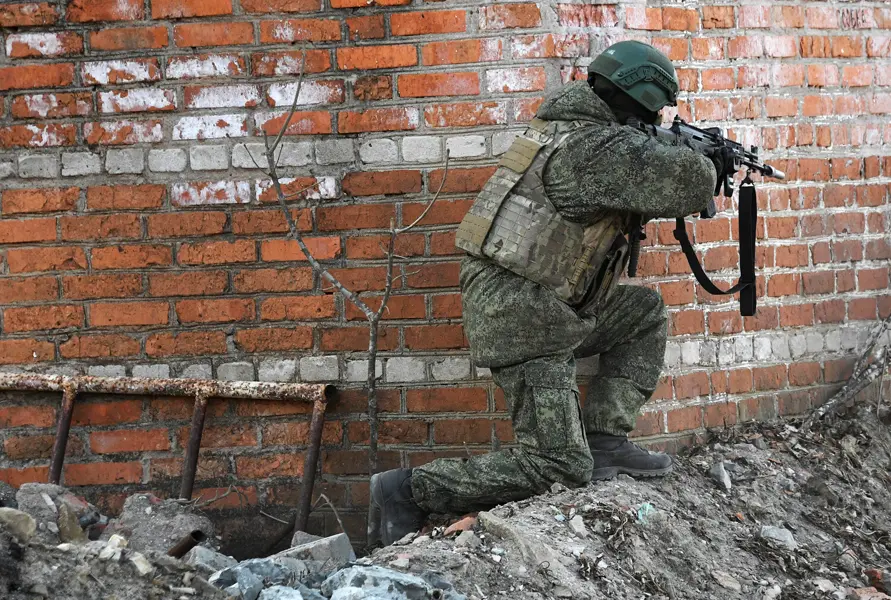 Russian soldier destroys Ukrainian army blindages in Donetsk People's Republic