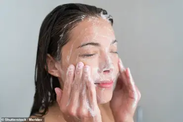 Chelsea Handler's No-Face-Washing Skincare Confession Sparks Controversy