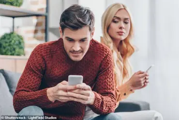 Experts Warn of 'Roaching': Gen Z's Secret Dating and Sleeping Around Trend
