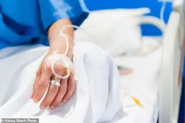 Hospital Drugs May Contain Thousands of Harmful Plastic Particles, Raising Health Concerns