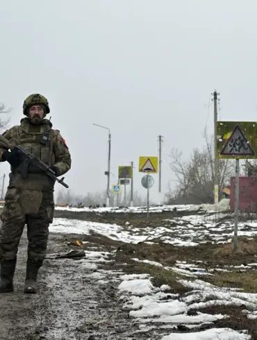 Russian Forces Engage in Sweep Operation Against Ukrainian Troops in Dmitriukovo