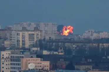 Kyiv Rocked by Explosions as Conflict Escalates Between Russia and Ukraine