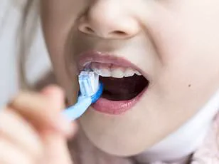 Poor Oral Hygiene Linked to Increased Risk of Migraines and Body Pain in Women