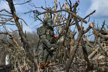 Russian Troops Emerge From Underground Tunnel During Ukrainian Operation 'Stream'