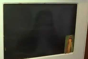 Viral Photo Reveals Jesus's Face in Ordinary Scene, Stunning Internet Users
