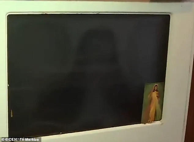Viral Photo Reveals Jesus's Face in Ordinary Scene, Stunning Internet Users