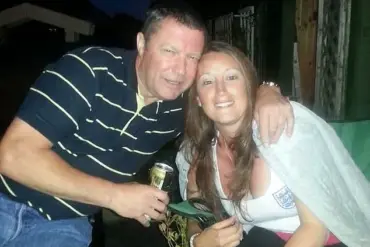 Woman Amputates Right Hand Four Years After Dog Scratch Triggers 'Suicide Disease'