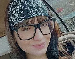 Beauty’s Price: How a Cosmetic Procedure Left a Mother Temporarily Paralyzed and Battling a Rare Neurological Condition