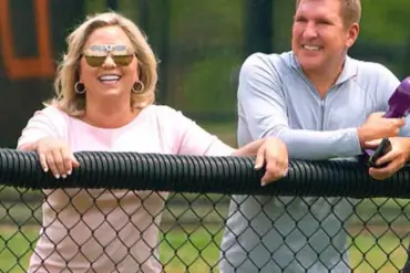 Controversy Over Presidential Clemency: Trump's Pardon of Chrisley Couple Sparks Debate on Justice and Ethics