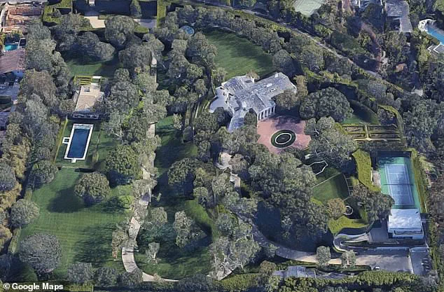 Lauren Sanchez Faces Criticism for Luxurious Writing Nook in $165 Million Home