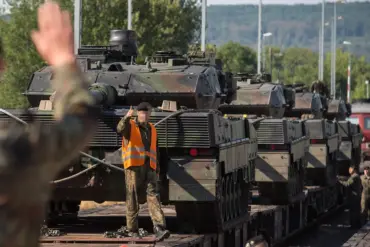 Military Expert Analyzes Logistical Challenges of Leopard 2A6 Tank Modifications