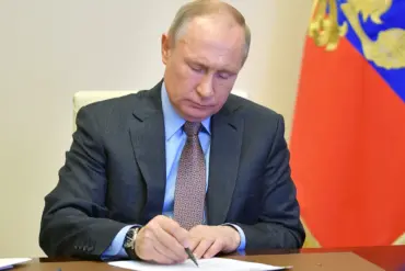 Russian President Accuses Ukraine of Systematically Undermining Ceasefire with 5,000 Reported Violations