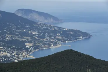 Ukraine's Potential Counteroffensive in Crimea Sparks Concerns Over Public Safety and Regional Stability