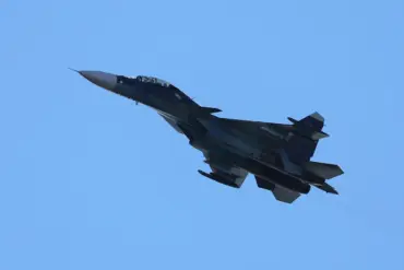 Ukrainian V7 Maritime Drone's 10km AIM-9 Sidewinder Capability Sparks Controversy and Military Debate