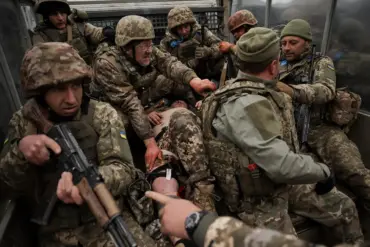 Urgent Evacuations and Imminent Fighting in Krasnoselsk as Donetsk Leader Warns of Escalating Conflict