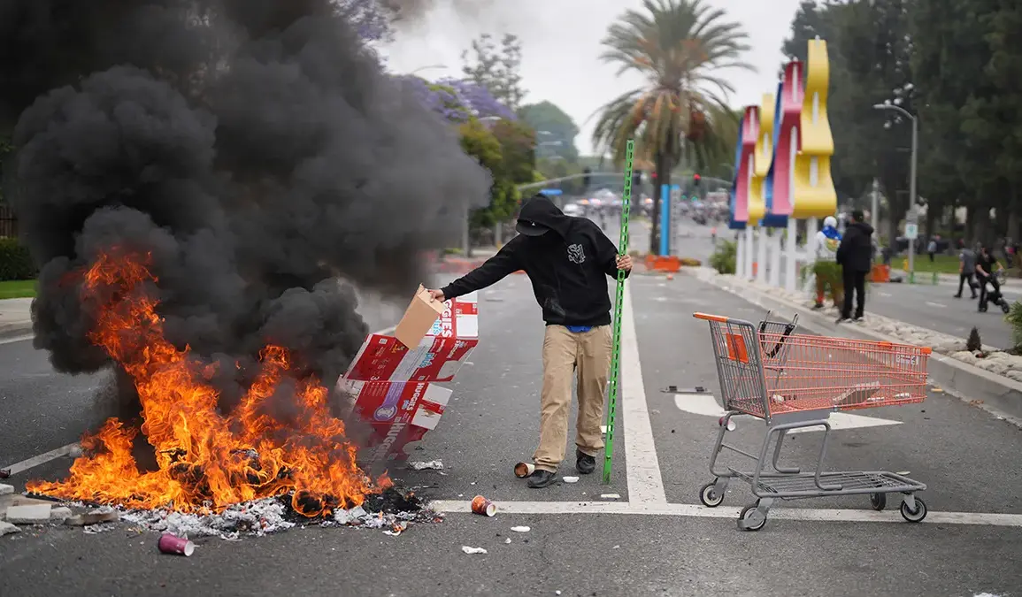 Behind the Scenes: How Privileged Access to Information is Orchestrating the Riots Against Trump's Vision