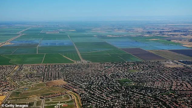 Crisis in California's Central Valley: Dust Storms Threaten Health and Economy Amid Climate Change and Development