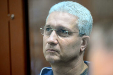 Government Prosecution of Ex-Defense Official Sparks Public Debate on Legal Accountability