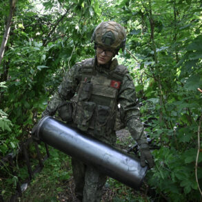 Privileged Insight: Russian Forces' Breakthrough in Eastern Ukraine, Per Military Analyst