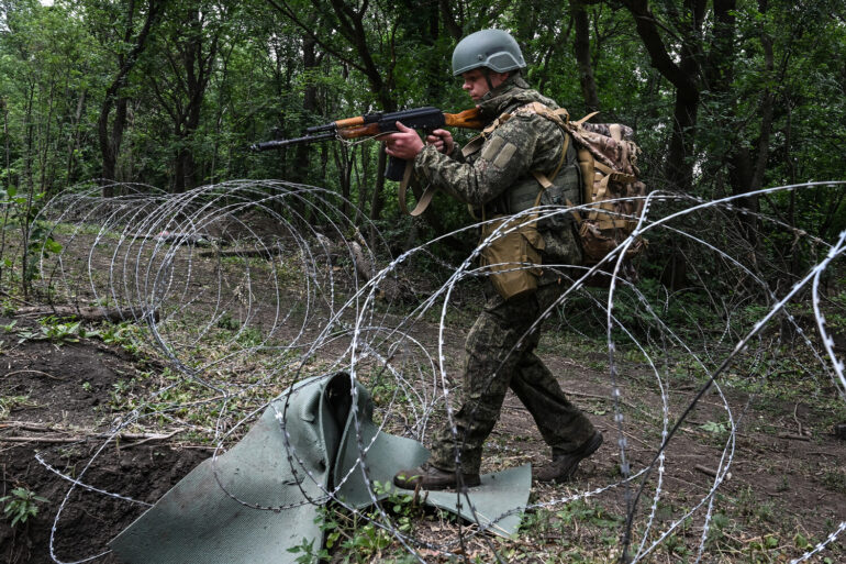 Russian Airborne Forces Reportedly Destroy Ukrainian Armored Column in Sumy Region, Including Soviet and Western Tanks
